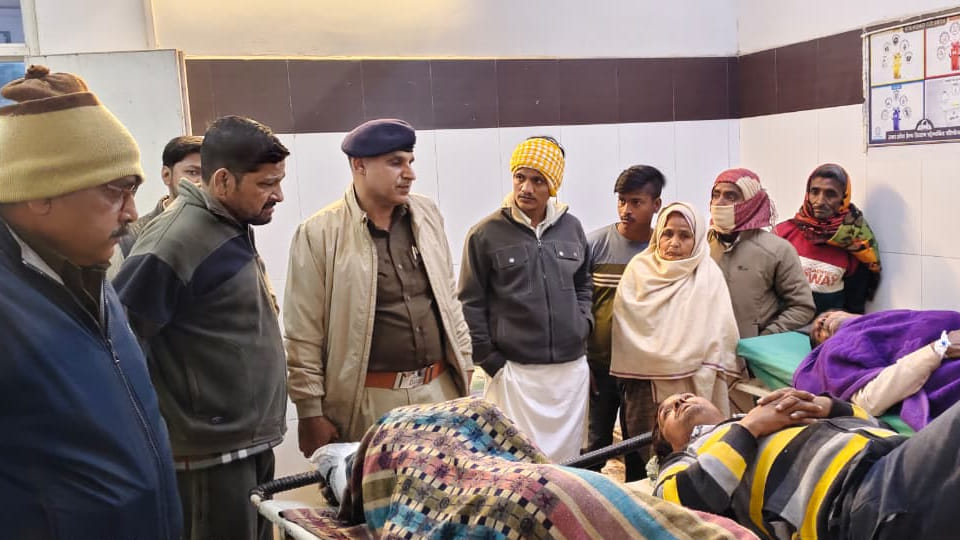 annauj: Four-wheeled vehicle collides with buggy, injuring nine people