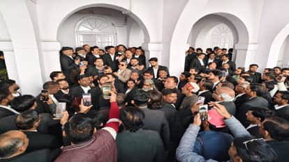 Rampur advocate murder case Lawyers protest in Bareilly and Pilibhit
