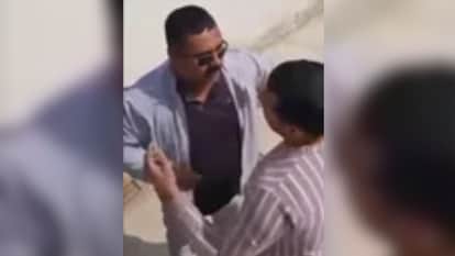 Video viral of argument between parcel superintendent and RPF jawan at Mau railway station