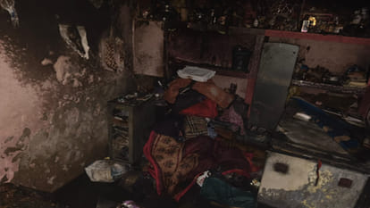 Kanpur: Six people were injured in an LPG cylinder explosion, fire destroyed their household