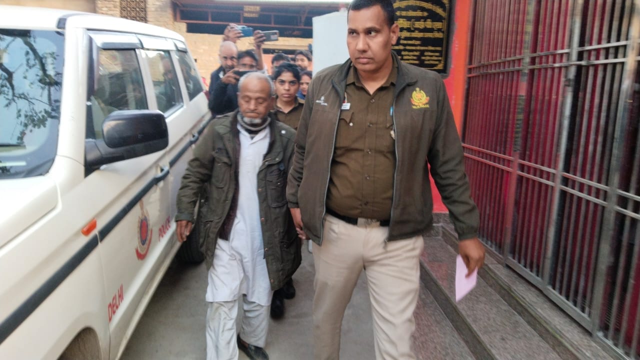 Delhi triple murder accused tantrik Kamaruddin used to give dangerous poison in laddus