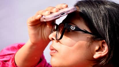 Meerut Weather Today: Weather changed due to strong winds, heat increased during the day