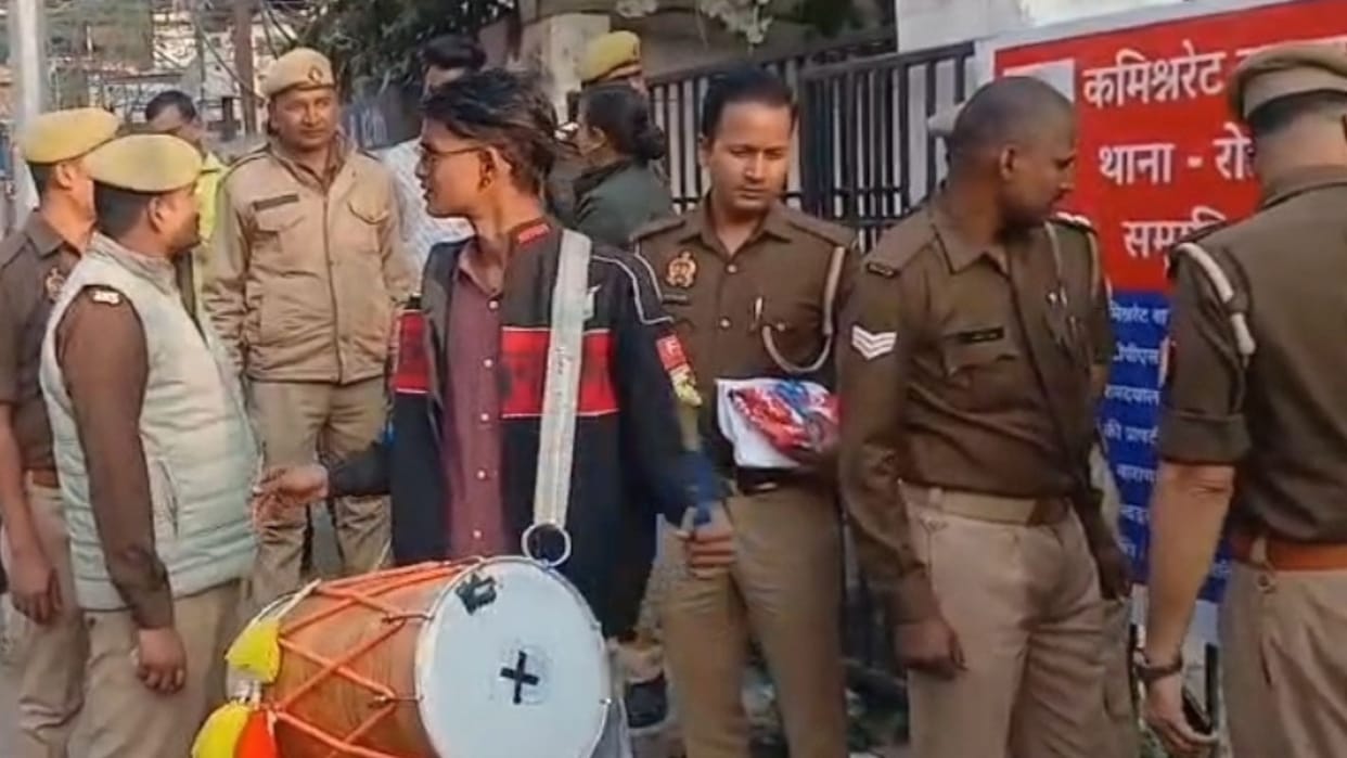 Cough syrup Another crackdown in Varanasi Shubham property seized police pasted notice