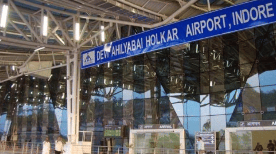 indore news jackal caught in cage near runway at devi ahilyabai holkar airport
