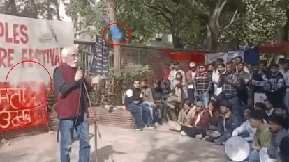 इरफान हबीब पर पानी और कूड़ेदान फेंका