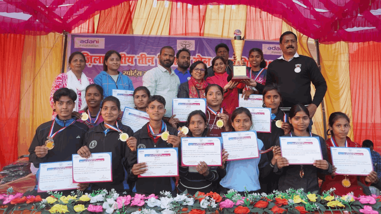 Athletes shine in volleyball, kabaddi and powerlifting at 3 day  competition in Mirzapur by Adani Foundation