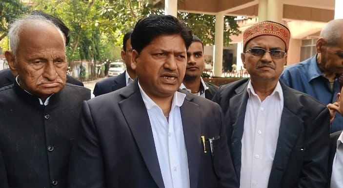 Hamirpur Lawyers stage protest over the murder of an advocate demanding NSS and compensation of Rs 1.5 crore