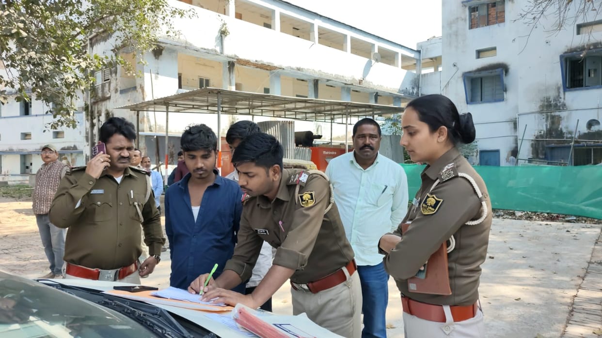 Bihar News: Buxar Civil Court threatened with bombing court premises evacuated news in hindi