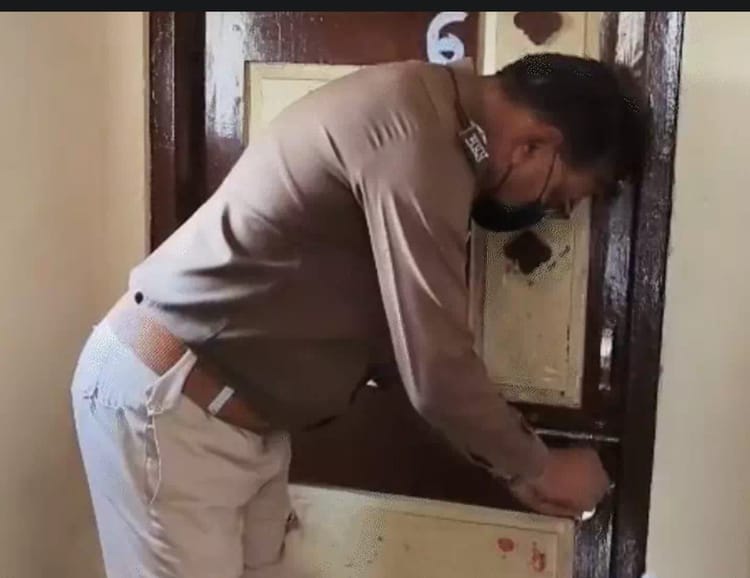 Indore News: दोस्त के कमरे से मिला एमबीए की छात्रा का संदिग्ध शव, वॉट्सएप ग्रुप पर आई थी आपत्तिजनक फोटो