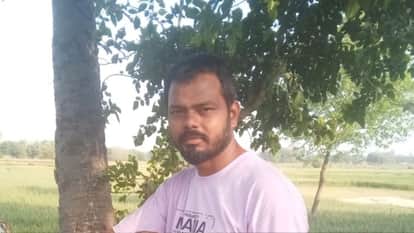 man died in road accident after Uncontrolled bike hits tree in Ghazipur