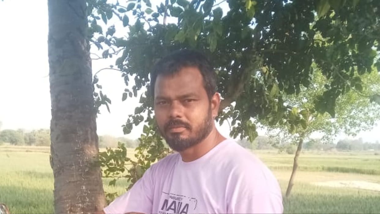 man died in road accident after Uncontrolled bike hits tree in Ghazipur