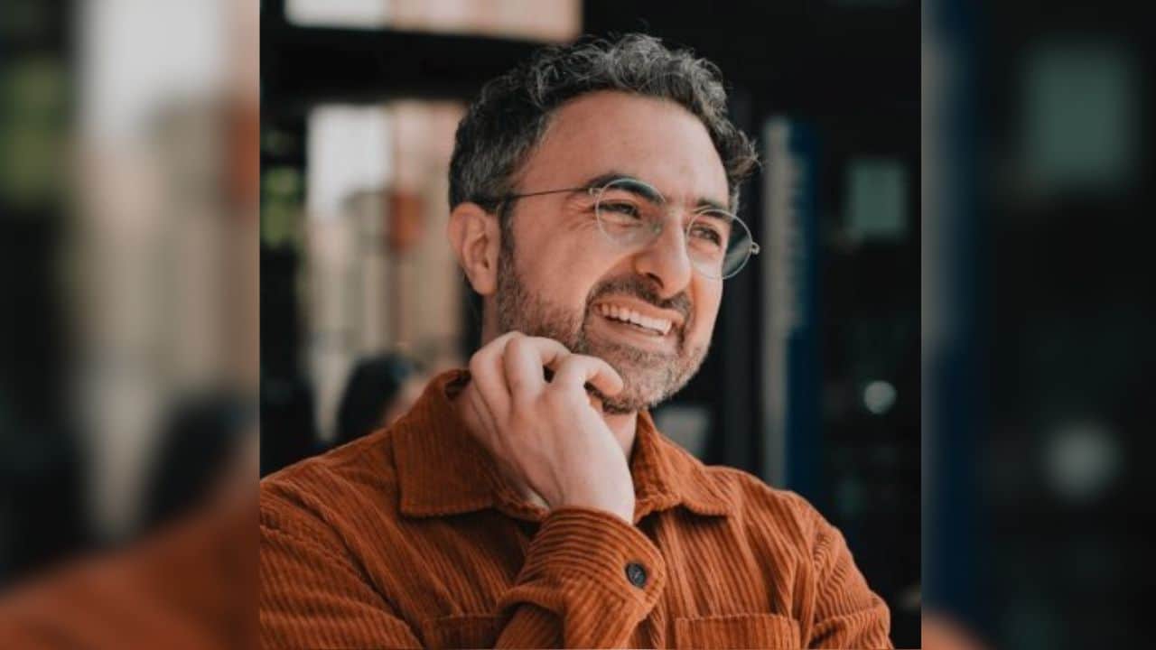 Microsoft ai boss mustafa suleyman warns ai to replace most white collar jobs next 12 months