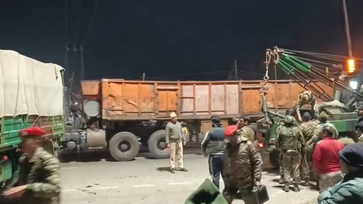 Pathankot: सैन्य वाहन और ऑटो में टक्कर, महिला समेत दो लोगों की मौत; बच्चों सहित चार लोग घायल