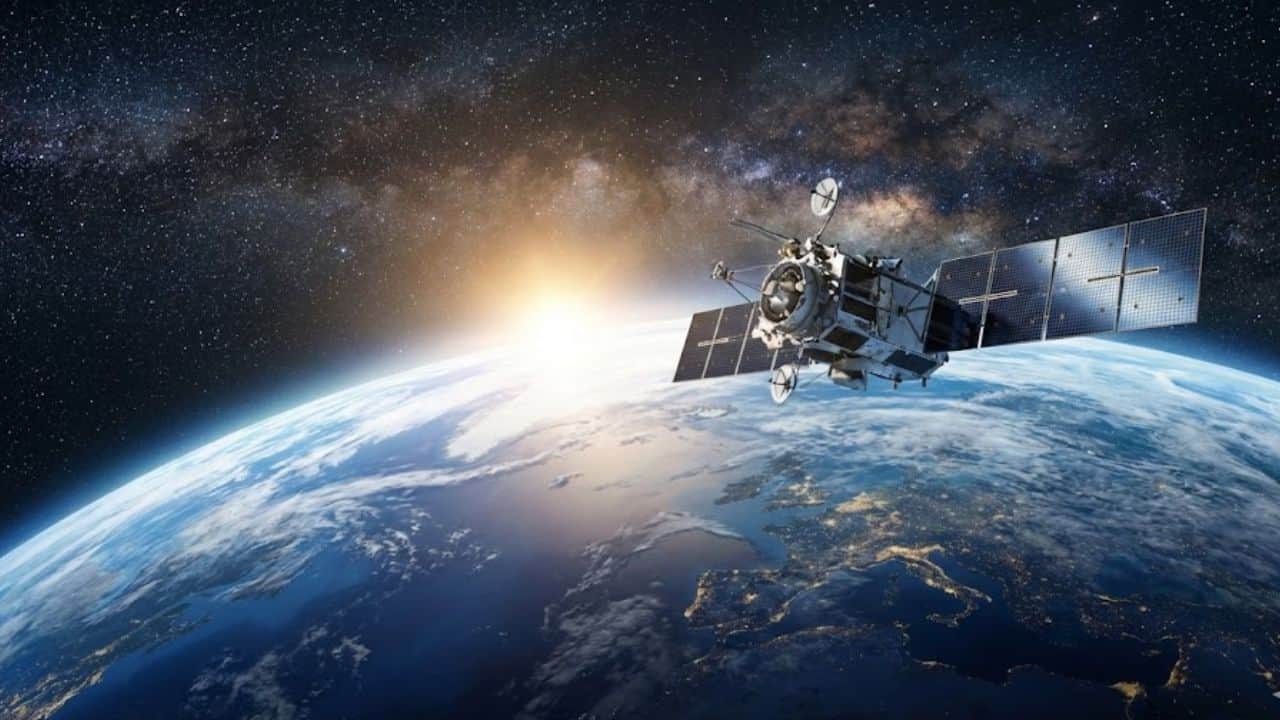 pakistan eo2 satellite launch china suparco india impact tech news hindi