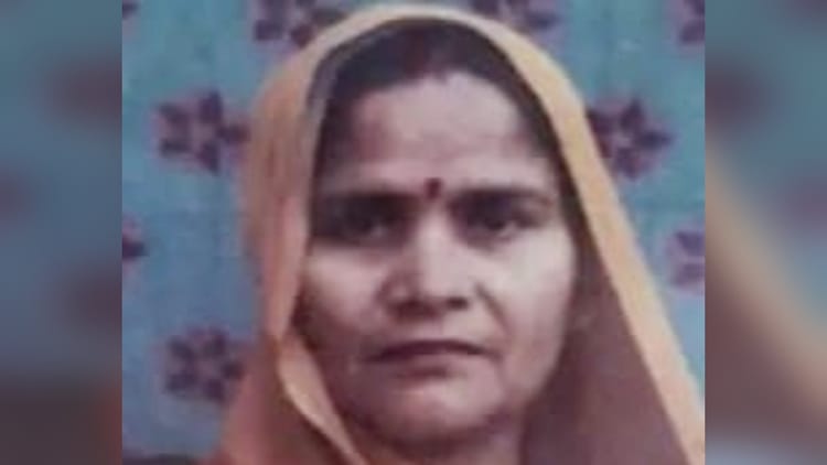 Lakhimpur Kheri: शराब के नशे में धुत पति बना हैवान, भाला घोंपकर पत्नी को मार डाला; आरोपी गिरफ्तार