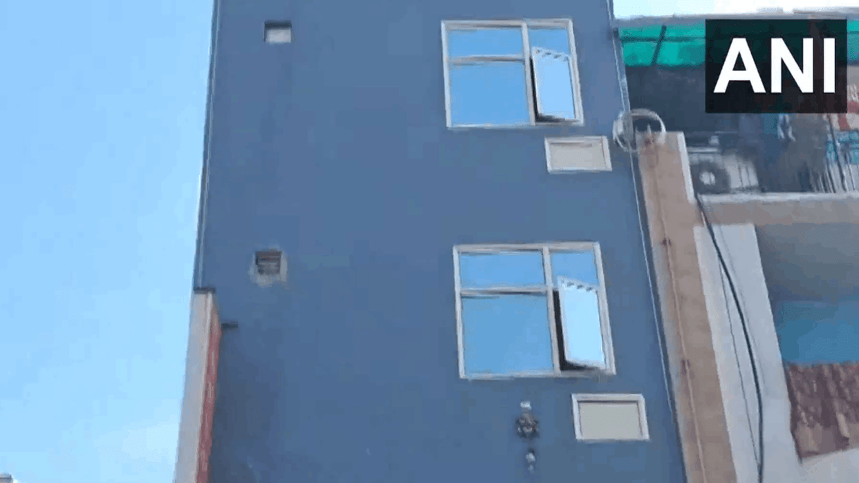 Young woman jumped from fourth floor of a hotel in Delhi s Farsh Bazar