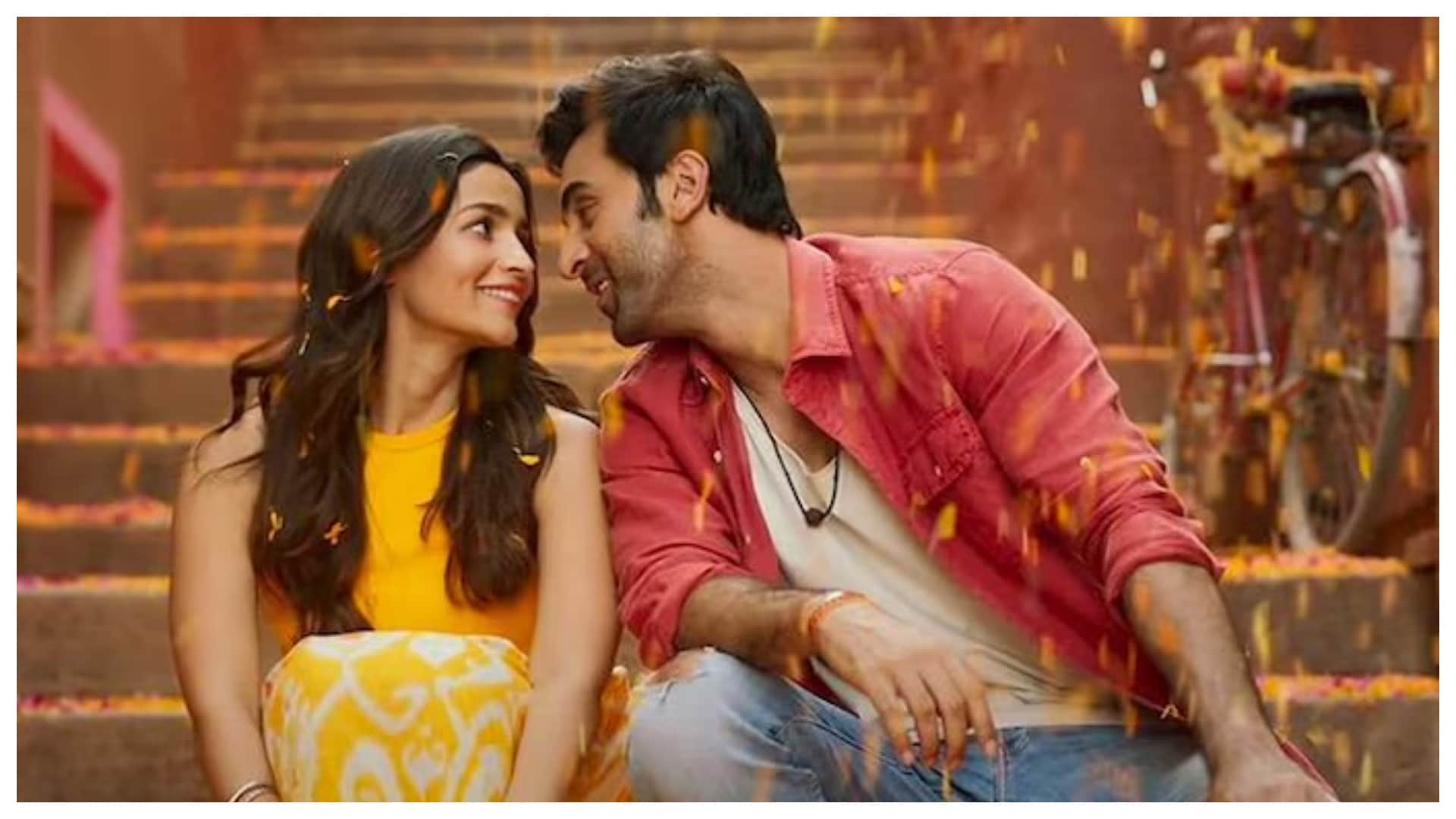 Valentine Special Romantic Songs Playlist Apna Bana Le Kesariya Pehla Nasha and More Love Hits