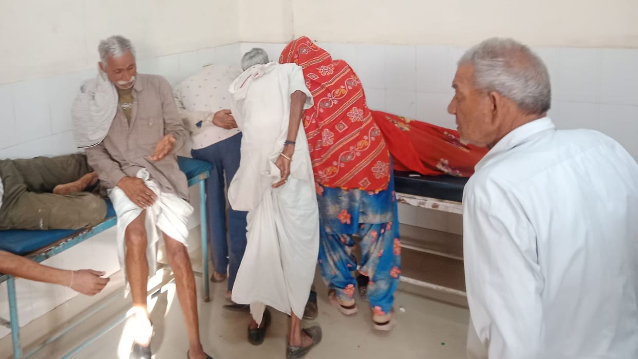 Bloody clash between two parties over road dispute in Bansur Alwar five people injured