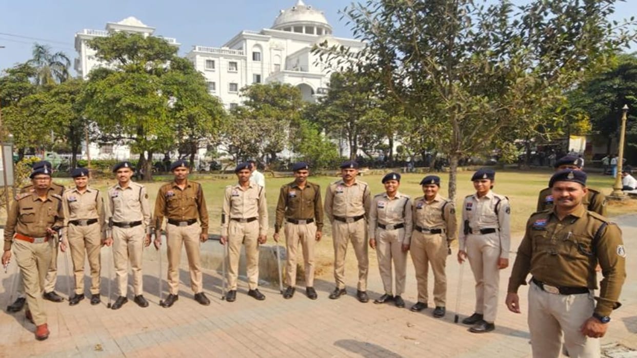 Raipur alert for Valentine's Day: Strict police vigil at Garden Park and Mall, direct action against 'rioters'