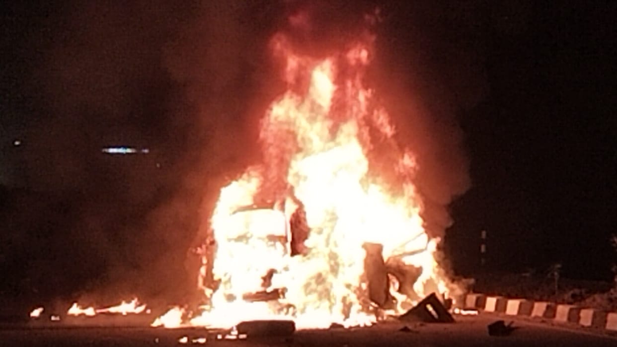 Orai speeding car rammed into truck catching fire driver burned to death police engaged in identification