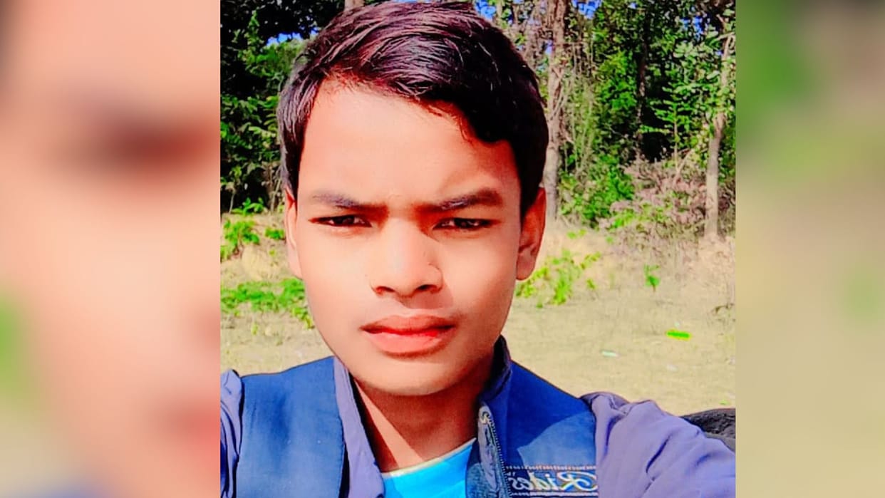 Bike rider died after hit by truck in sonbhadra