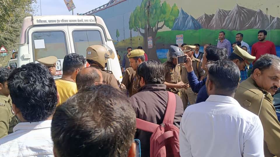 Mukhtar close aide murder in barabanki Lawyer Shoaib found with 23 injuries on his body more than two attacker