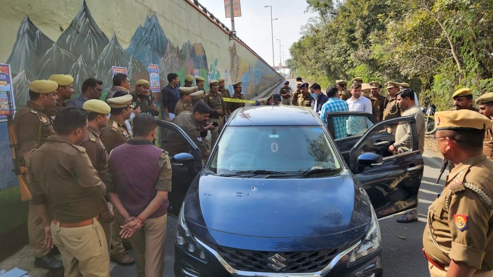 Mukhtar close aide murder in barabanki Lawyer Shoaib found with 23 injuries on his body more than two attacker