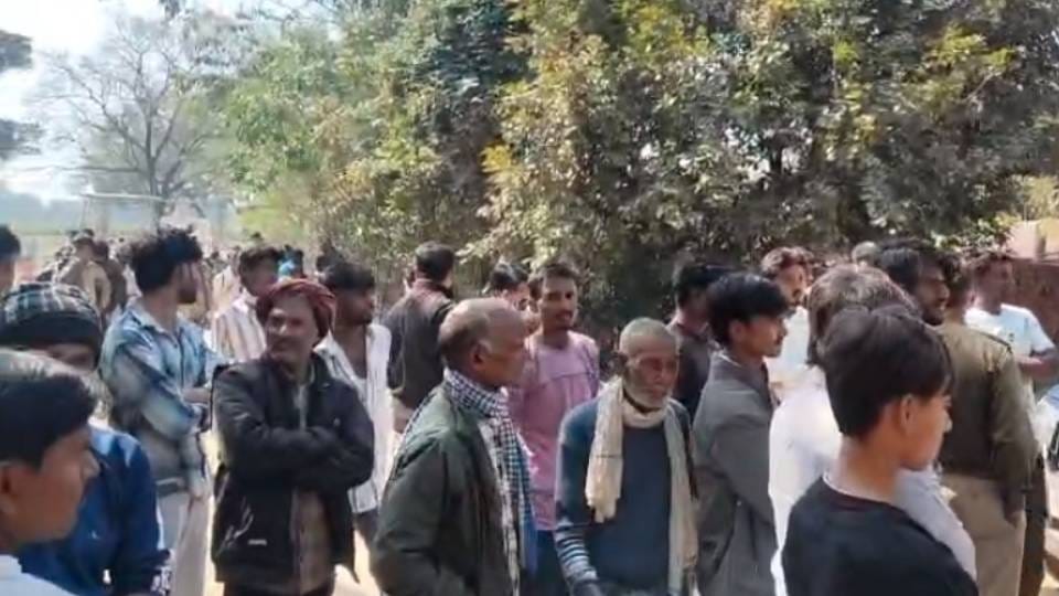 blood-soaked body of elderly man found inside house in Sultanpur police broke down door and took him out