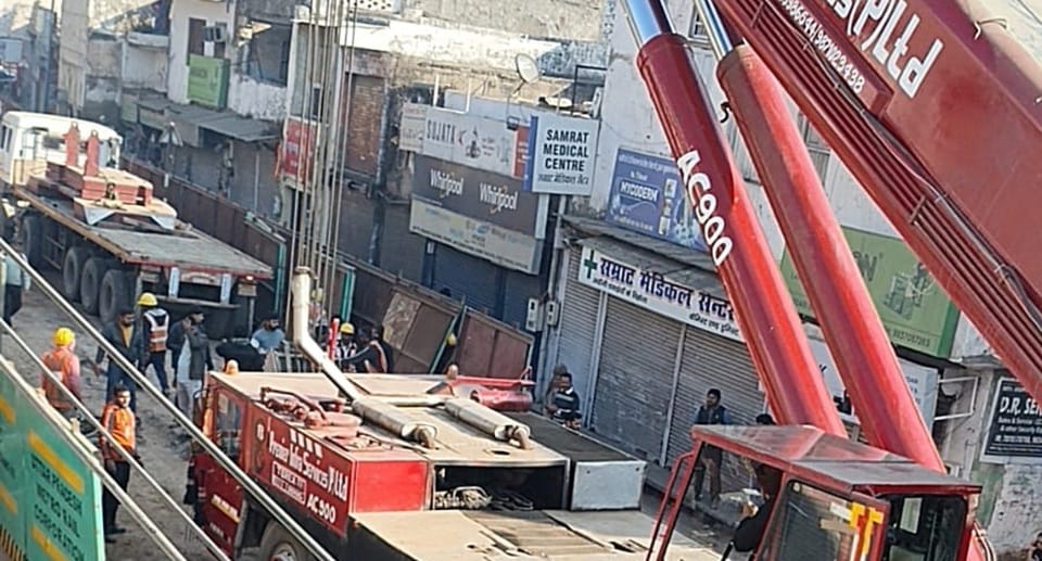 Crane Falls on Liquor Shop and House During Agra Metro Construction