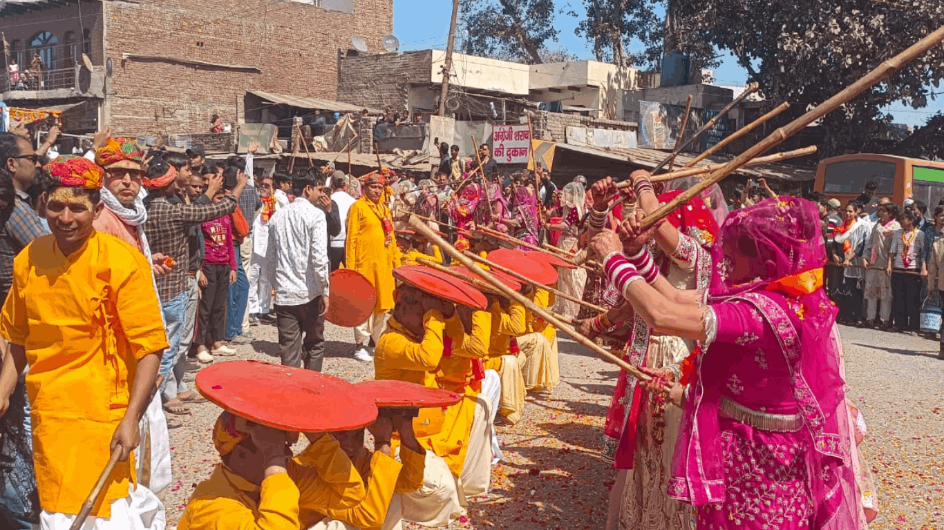 नौहझील की प्रसिद्ध लठामार होली