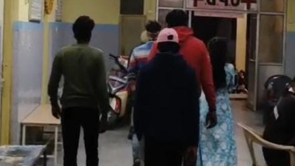 Eve Teasing and Assault Case Registered After Youth Allegedly Harassed Girl in Raja Ka Rampur