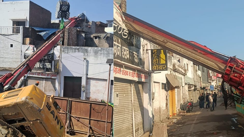 Accident during metro construction in Agra, piling ring machine falls on house