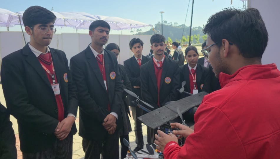100 students of Pratap World School, Pathankot visited IIT Jammu