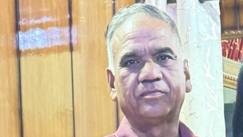 body of village head missing for 9 days He was found with his eye missing and his thumb severed In Bulandshahr