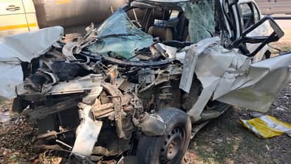 चंदपा कोतवाली पर खड़ी क्षतिग्रस्त कार