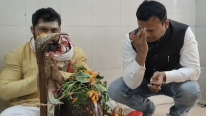 Devotees pray for India's victory at Shiva temples in Gorakhpur