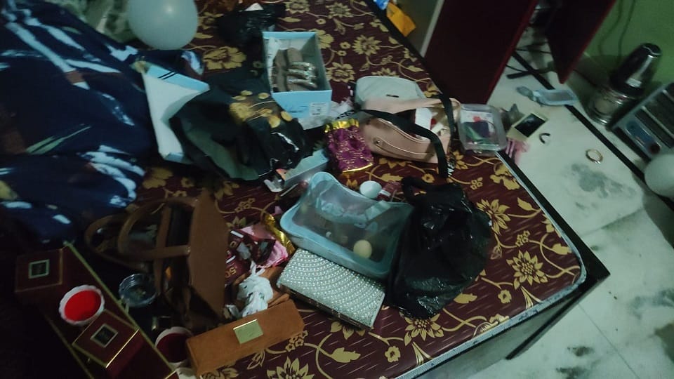 40 lakh rupees stolen from police inspector house in Agra