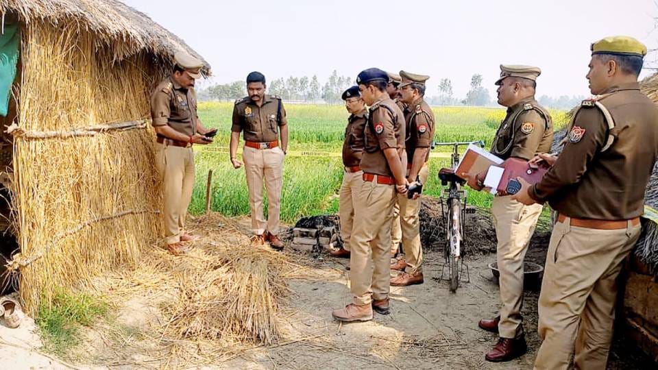 middle-aged man murdered with axe in Amethi who sleeping on tubewell