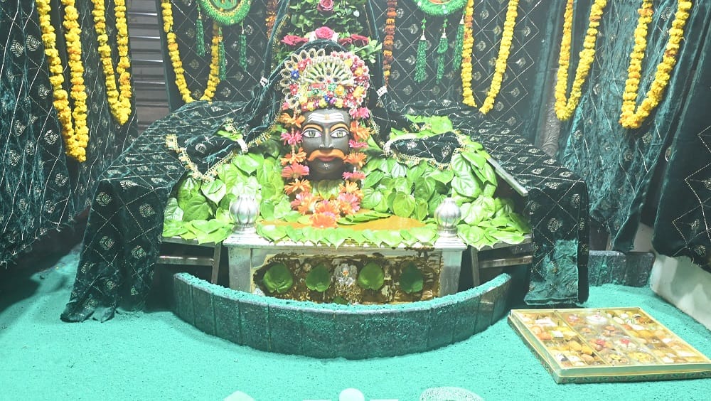 Kanpur Mahashivratri Kanpur is drenched in the colors of Shiva devotion devotees throng the Anandeshwar temple