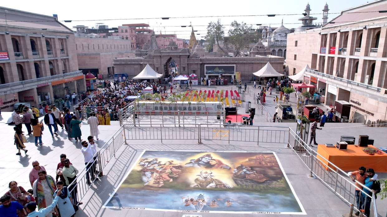 Maha shivratri 2026 Shri Kashi Vishwanath Temple prasad offerd of 8 temple across world and 54 temple country