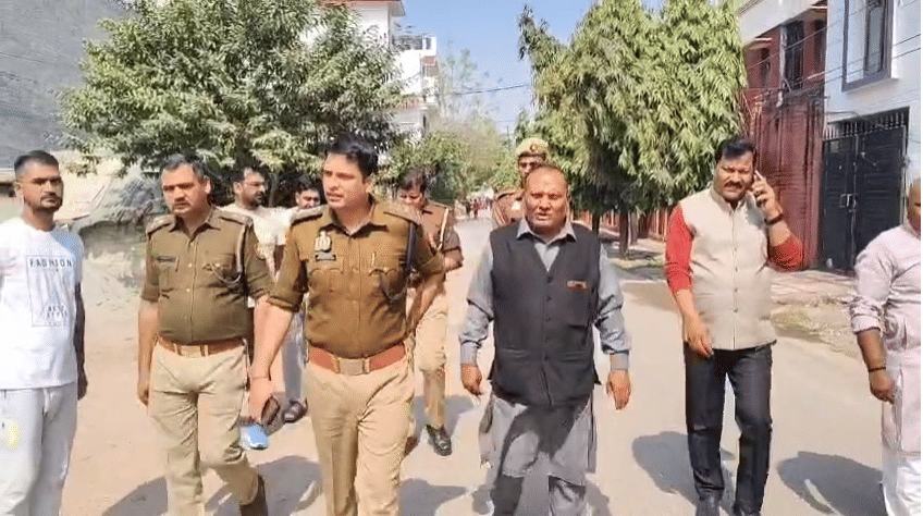 Lucknow: Police took away a father who was returning with his sons after offering water at a temple.