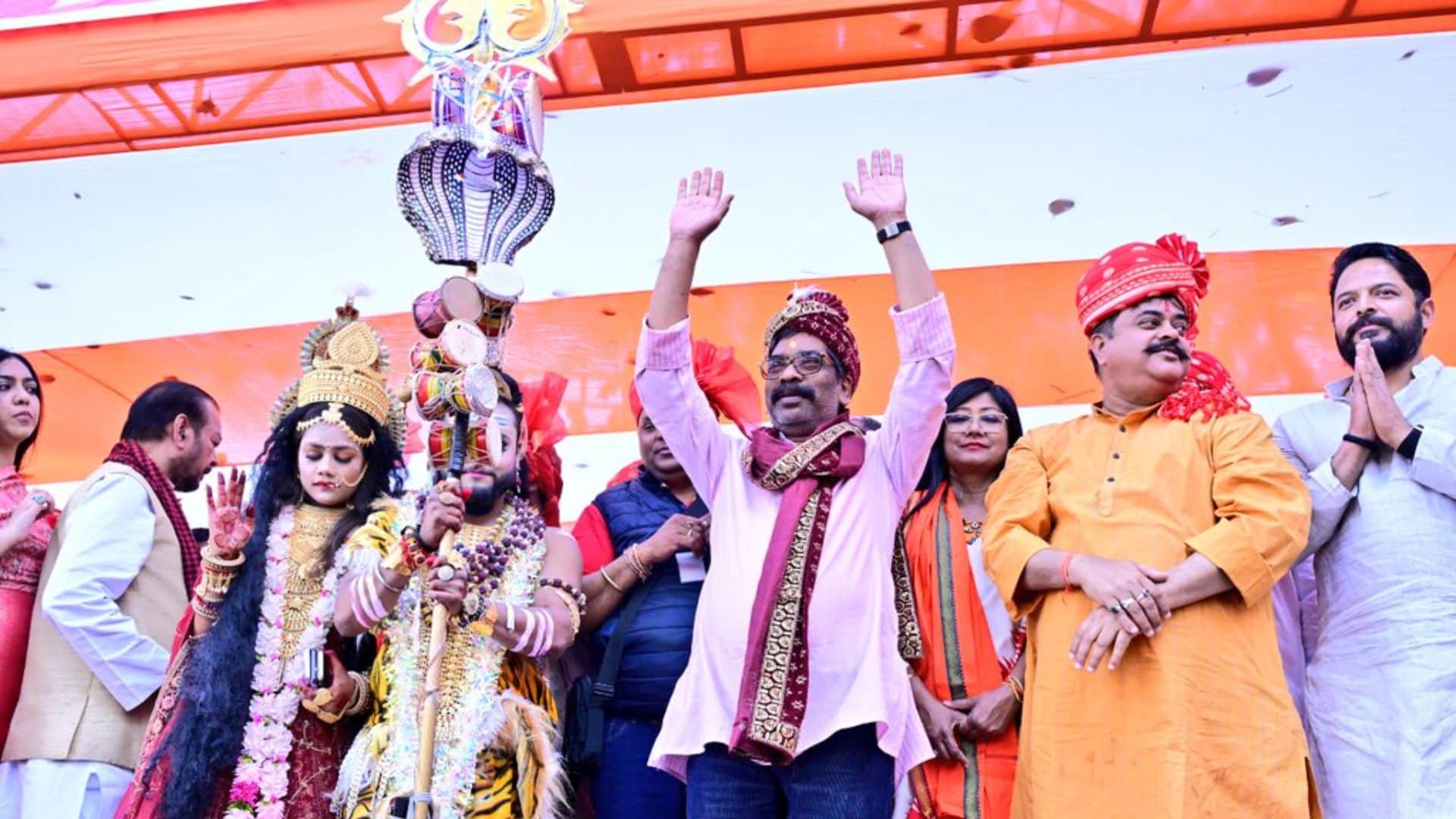 महाशिवरात्रि कार्यक्रम में शामिल हुए सीएम सोरेन