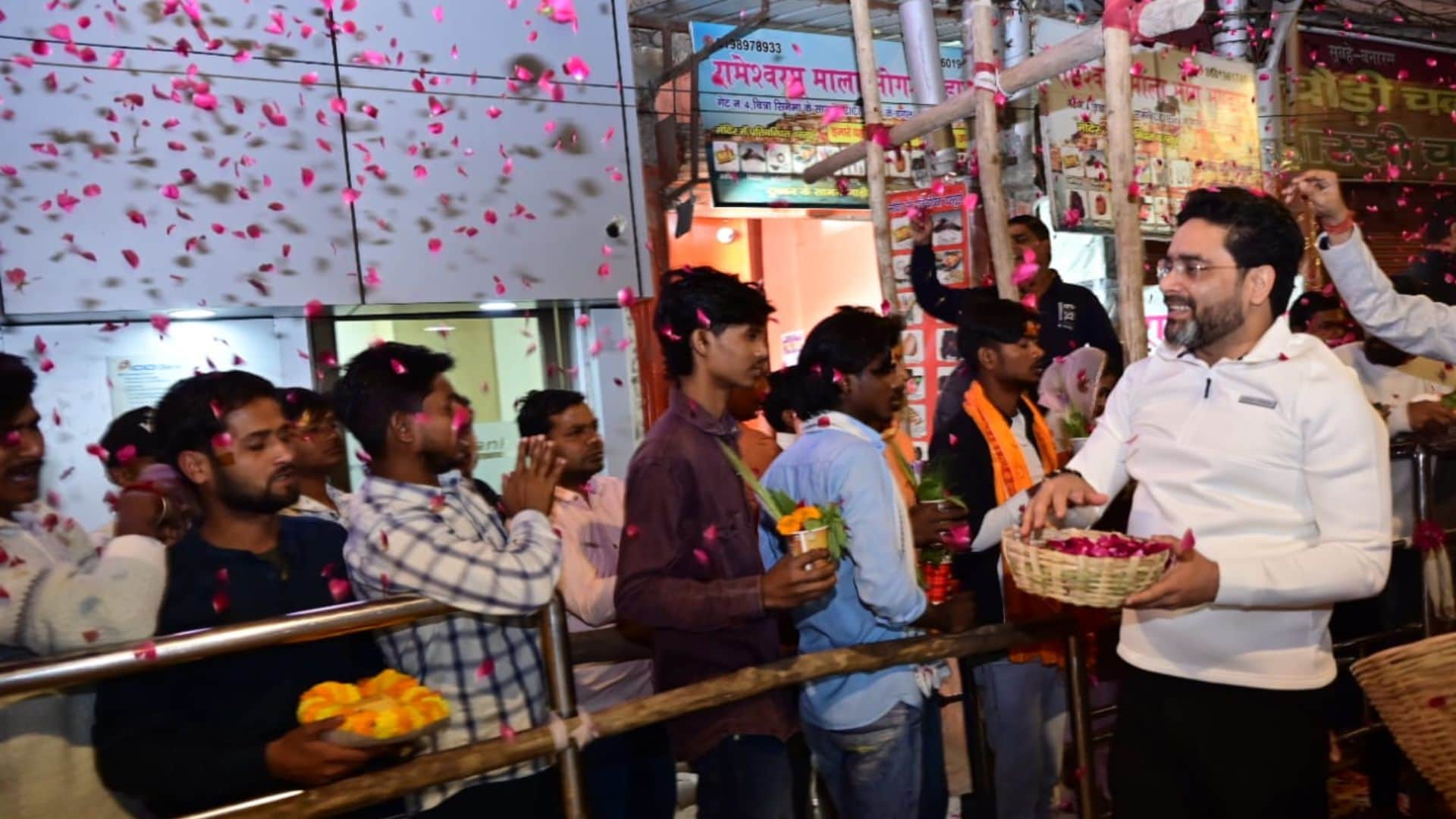 Maha Shivratri Varanasi 2026: 4 Lakh Devotees Visit Kashi Vishwanath Dham Crowd Today Photos