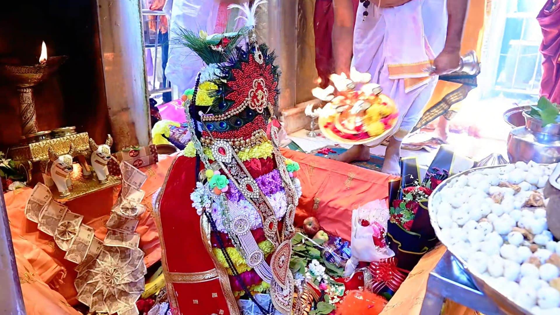 Maha Shivratri Varanasi 2026: 4 Lakh Devotees Visit Kashi Vishwanath Dham Crowd Today Photos