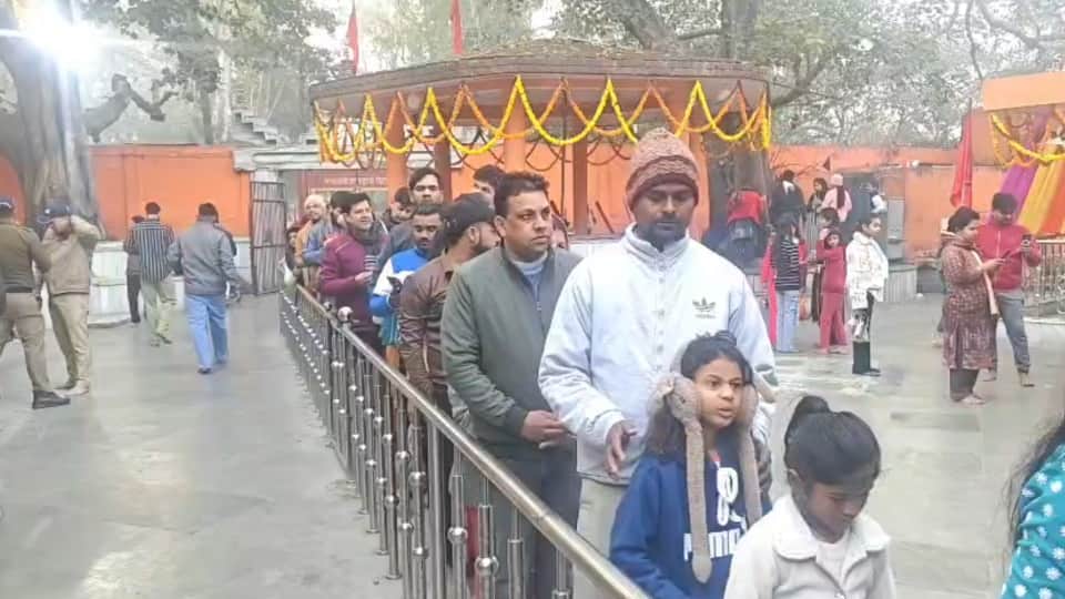 Maha Shivratri 2026 Huge Crowd in Lord Shiva temples for jalabhishek over Uttarakhand Photos