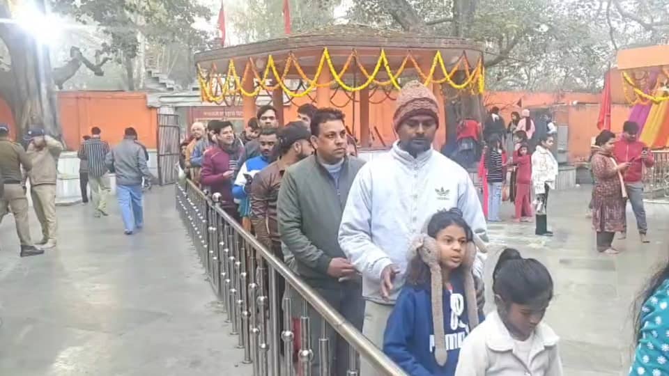 Maha Shivratri 2026 Huge Crowd in Lord Shiva temples for jalabhishek over Uttarakhand Photos