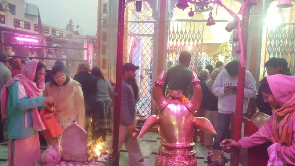 Maha Shivratri 2026 Huge Crowd in Lord Shiva temples for jalabhishek over Uttarakhand Photos