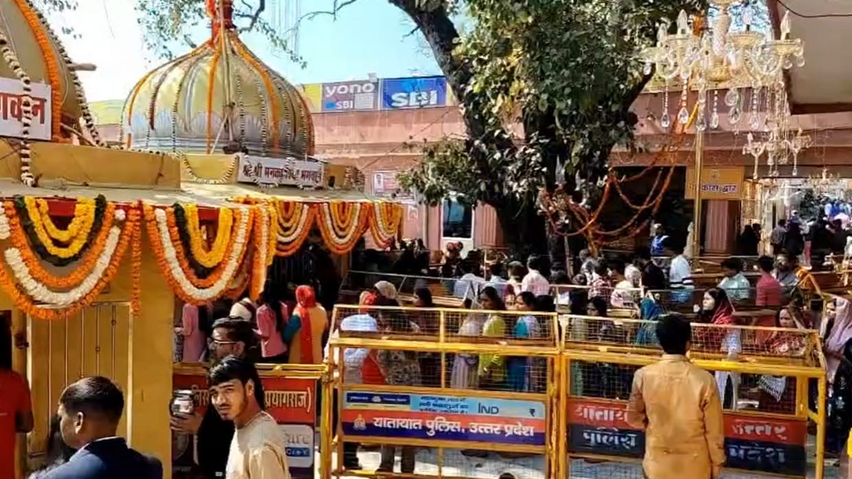 Mahashivratri News On Mahashivratri, a crowd of devotees gathered in all the temples including Mankameshwar