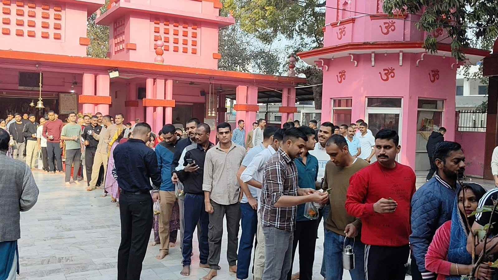 Mahashivratri 2026: Echoes of Har Har Mahadev, queues at temples for Jalabhishek, colours of faith pictures