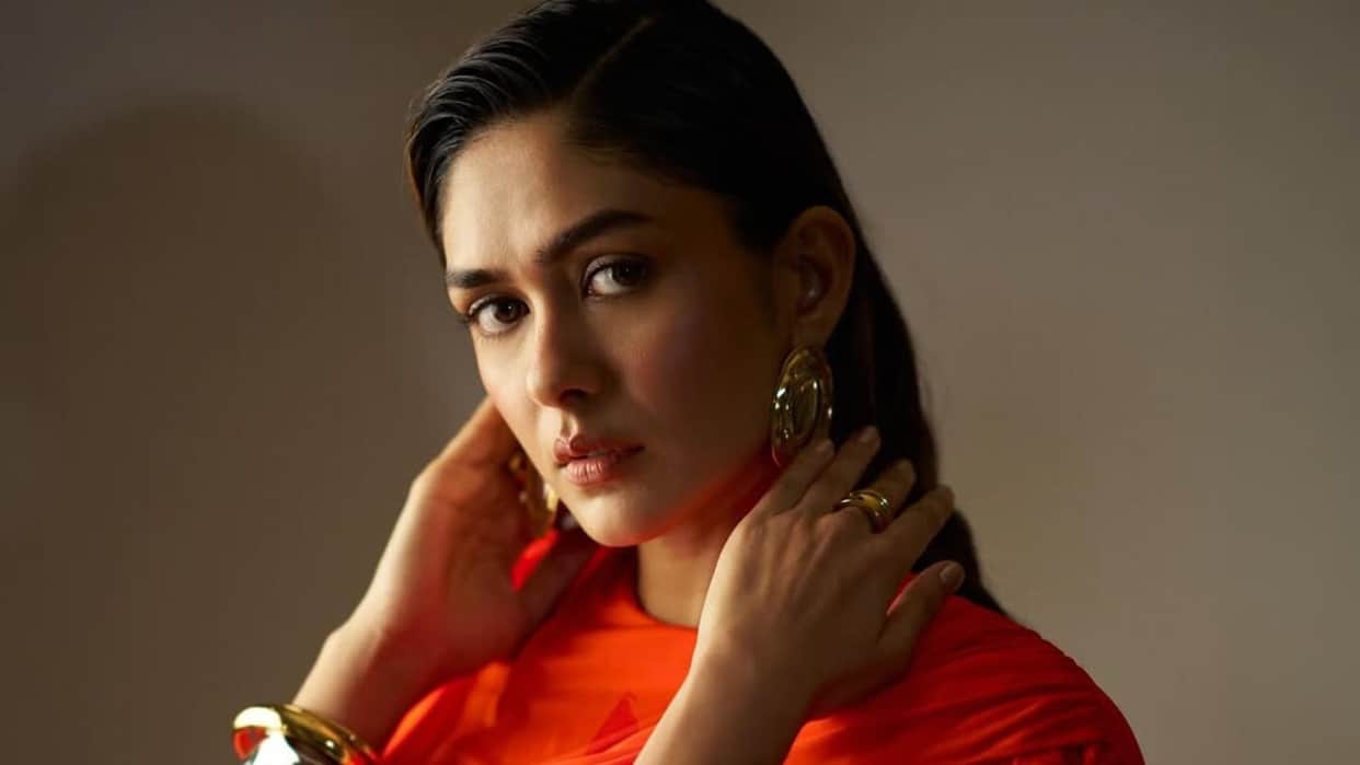 Mrunal Thakur say thanks those spreading fake rumours of her marriage with Dhanush